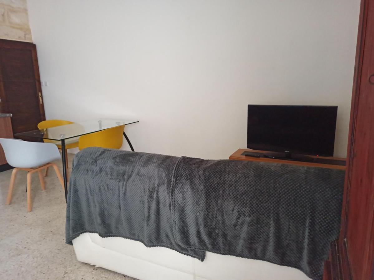 Beautiful Studio Apartment In Qormi Malta Exterior photo